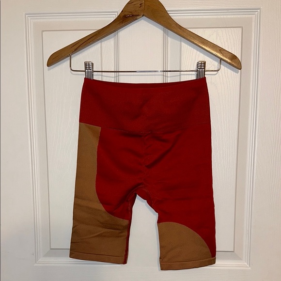 Fabletics workout set - Picture 5 of 5